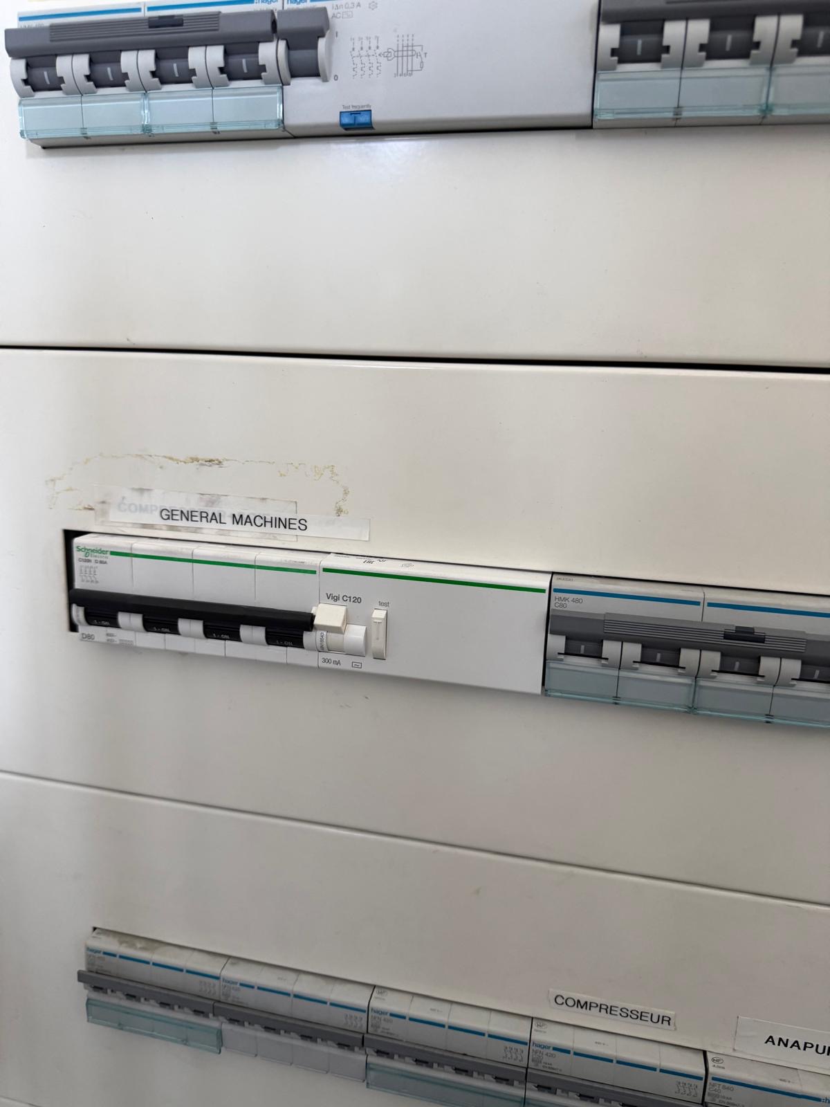 Tableau mixte Hager + Schneider Vigi C120 — Torcy