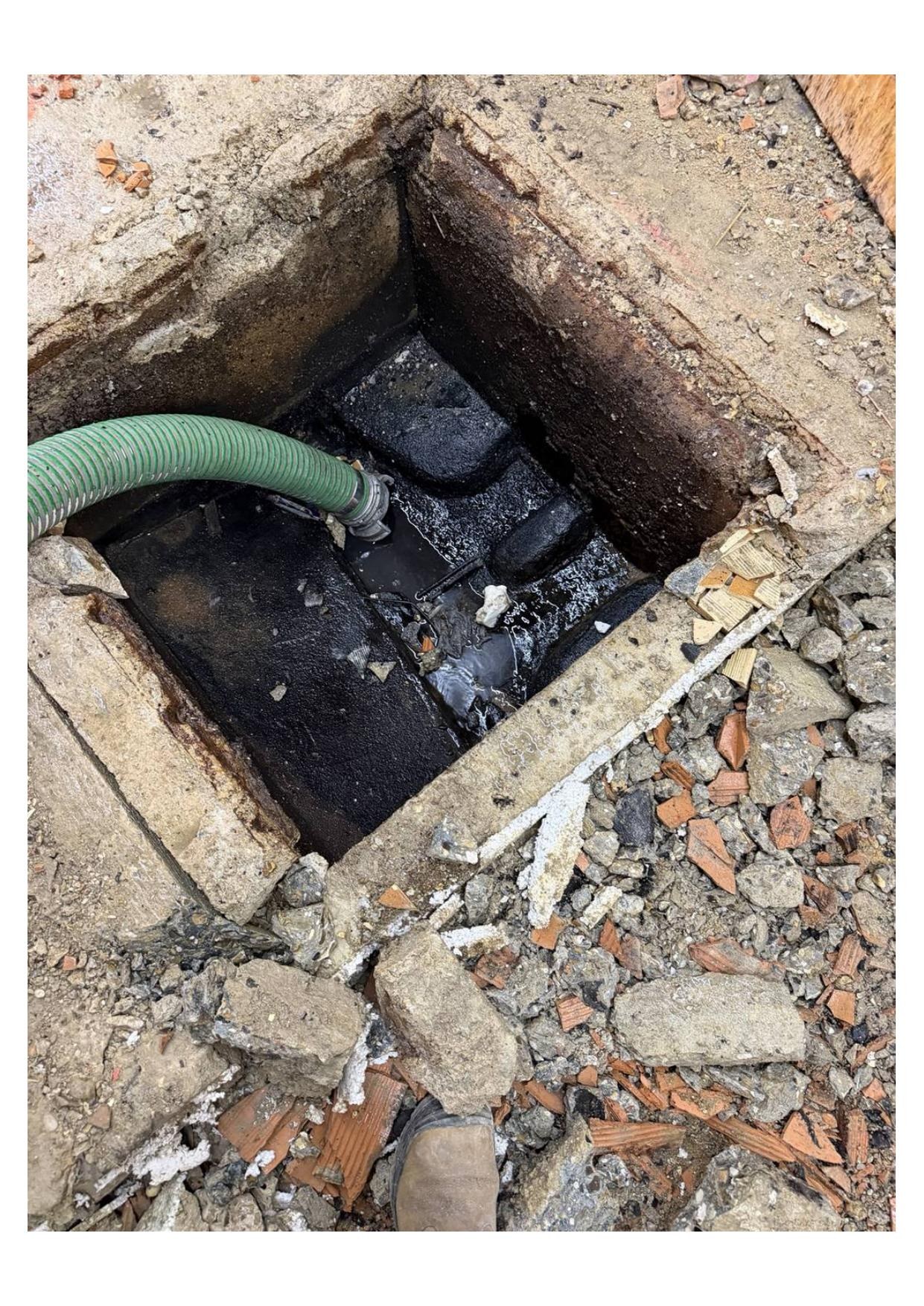 Intervention débouchage canalisation avec matériel professionnel — Atelier Brochant