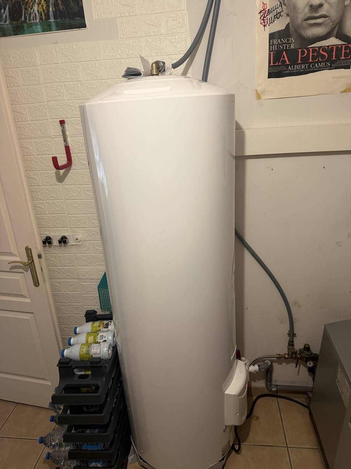 Remplacement de chauffe-eau en cours — Atelier Brochant Seine-et-Marne
